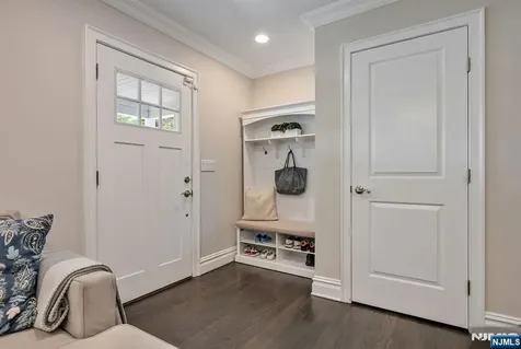 647 Harristown Road Glen Rock NJ 07452