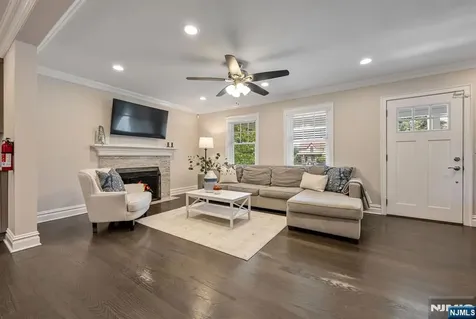 647 Harristown Road Glen Rock NJ 07452