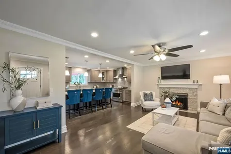 647 Harristown Road Glen Rock NJ 07452