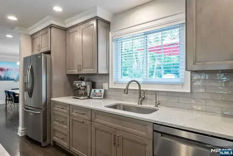 647 Harristown Road Glen Rock NJ 07452