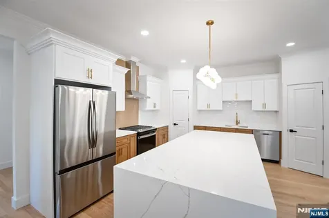 496 Central Avenue Carlstadt NJ 07072