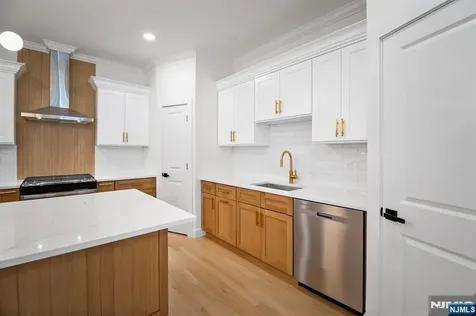 496 Central Avenue Carlstadt NJ 07072