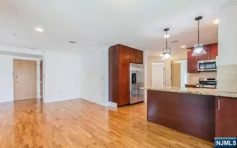 17 Meadow Road Rutherford NJ 07070