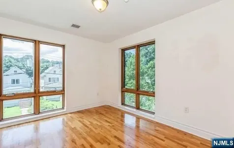 17 Meadow Road Rutherford NJ 07070
