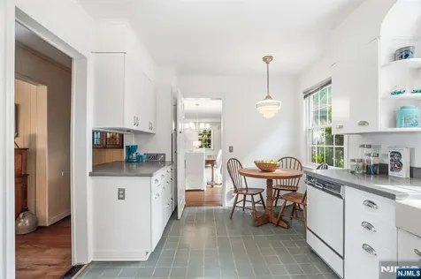 34 Hillside Avenue Glen Rock NJ 07452