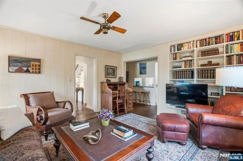 34 Hillside Avenue Glen Rock NJ 07452