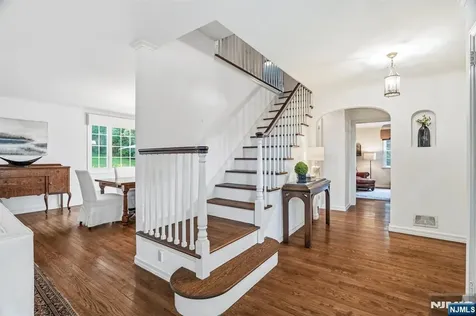 34 Hillside Avenue Glen Rock NJ 07452