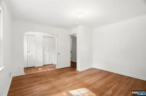 34 Hillside Avenue Glen Rock NJ 07452