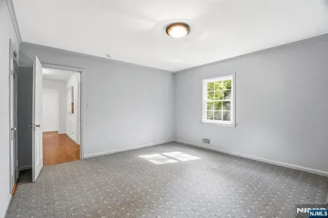 34 Hillside Avenue Glen Rock NJ 07452
