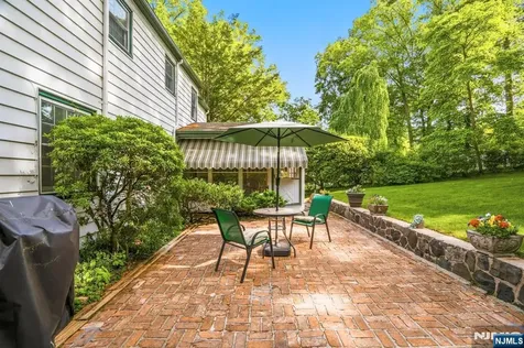 34 Hillside Avenue Glen Rock NJ 07452