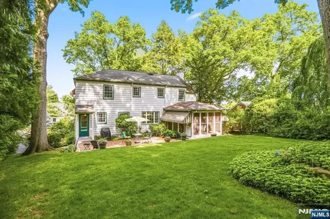34 Hillside Avenue Glen Rock NJ 07452