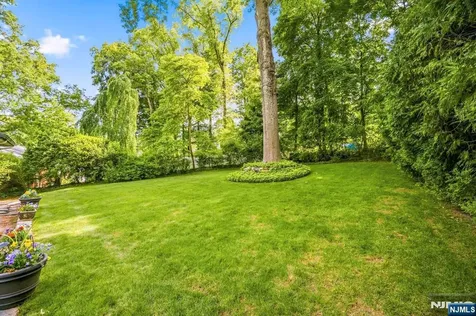 34 Hillside Avenue Glen Rock NJ 07452