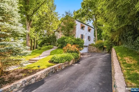 34 Hillside Avenue Glen Rock NJ 07452