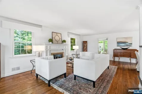 34 Hillside Avenue Glen Rock NJ 07452