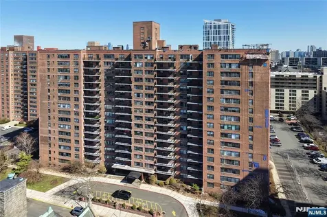 10 Huron Avenue Jersey City NJ 07306