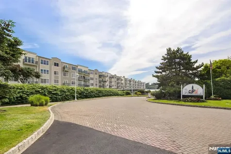 345 The Promenade Edgewater NJ 07020