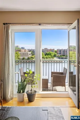 345 The Promenade Edgewater NJ 07020
