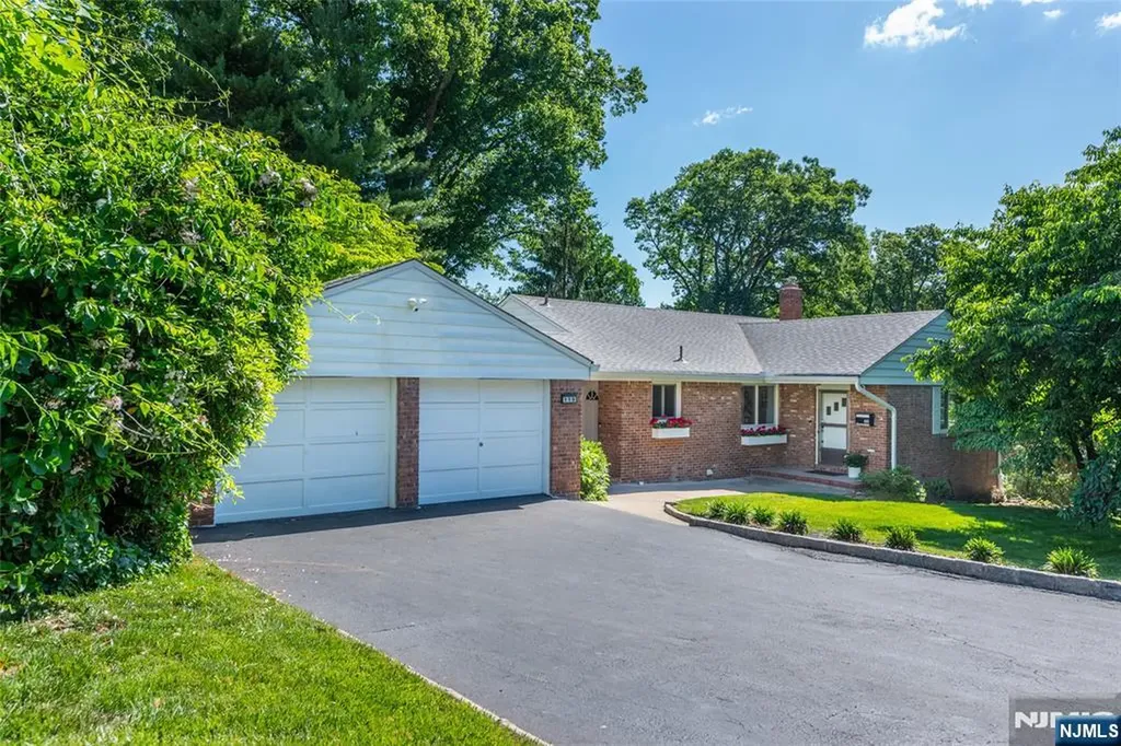 110 Woodlawn Avenue Clifton NJ 07013