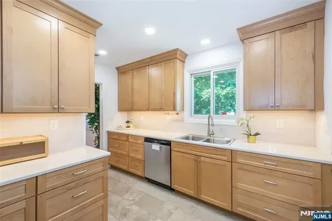 110 Woodlawn Avenue Clifton NJ 07013