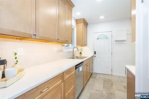 110 Woodlawn Avenue Clifton NJ 07013