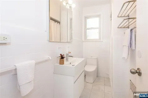 110 Woodlawn Avenue Clifton NJ 07013
