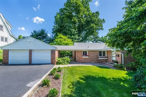 110 Woodlawn Avenue Clifton NJ 07013