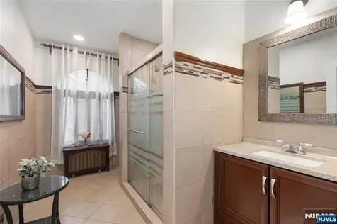 16 Summit Road Clifton NJ 07012
