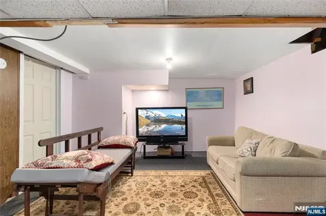 16 Summit Road Clifton NJ 07012