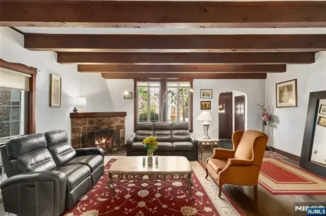 16 Summit Road Clifton NJ 07012