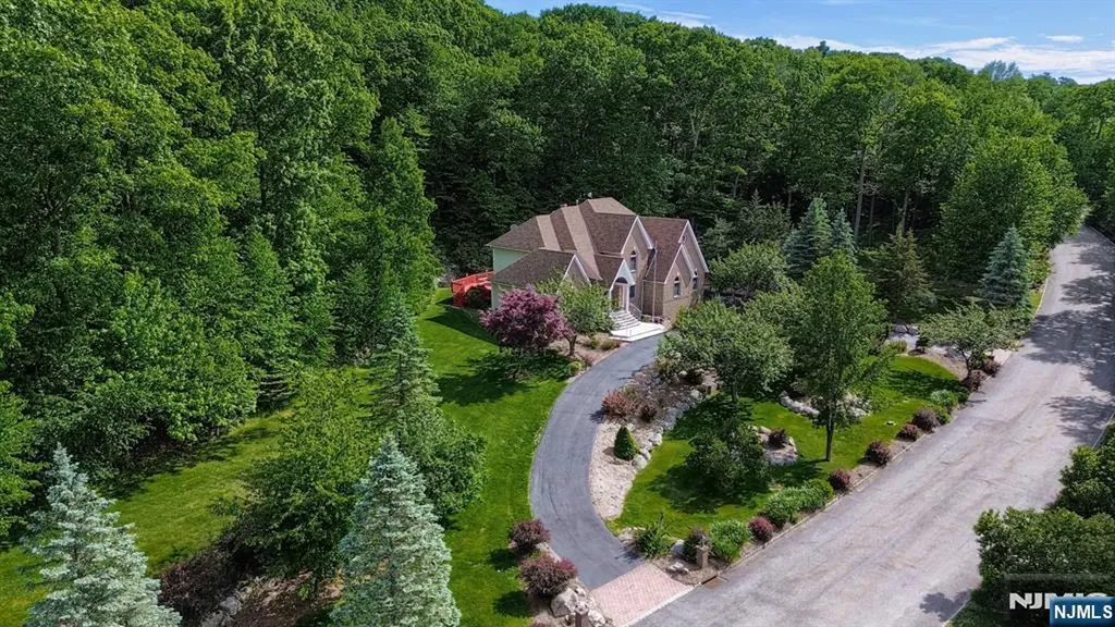 26 Stonehedge Drive Hardyston NJ 07460