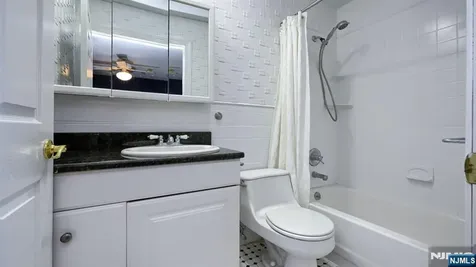 26 Stonehedge Drive Hardyston NJ 07460