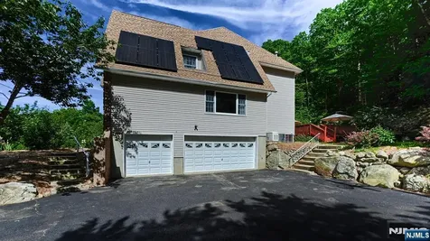 26 Stonehedge Drive Hardyston NJ 07460
