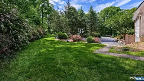 26 Stonehedge Drive Hardyston NJ 07460