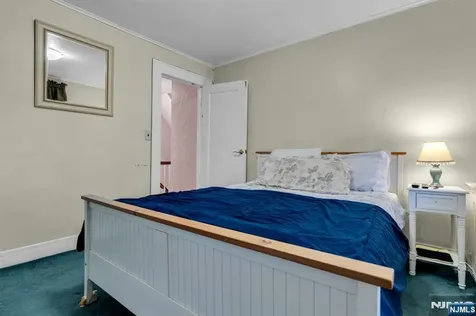 87 Keer Newark NJ 07112
