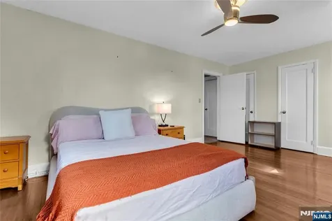 87 Keer Newark NJ 07112