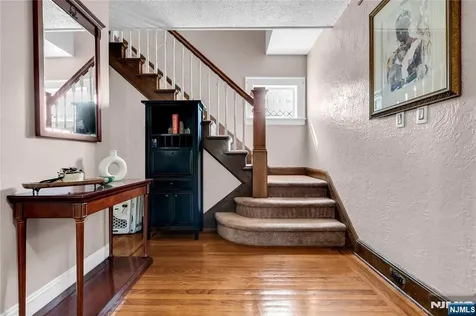 87 Keer Newark NJ 07112