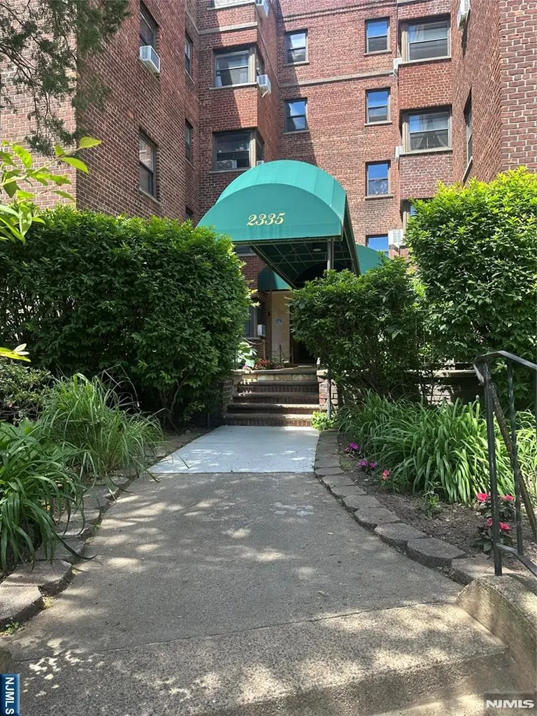 2335 Hudson Terrace Fort Lee NJ 07024