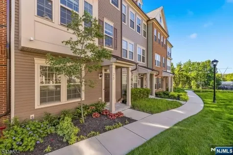25 Haralson Court Livingston NJ 07039