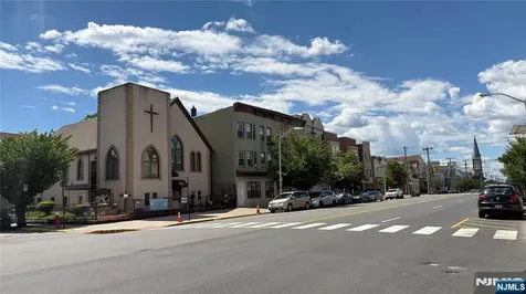 397 Avenue C Bayonne NJ 07002