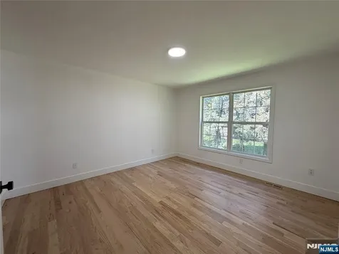330 Winthrop Drive Nutley NJ 07110