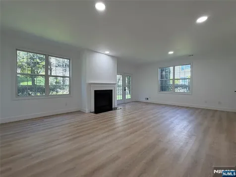 330 Winthrop Drive Nutley NJ 07110