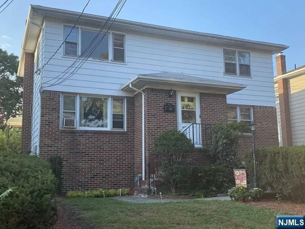 175 Delafield Avenue Lyndhurst NJ 07071