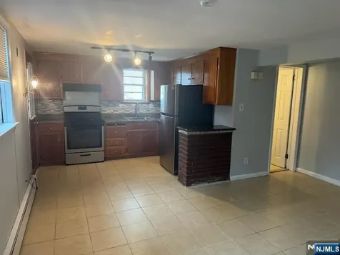 175 Delafield Avenue Lyndhurst NJ 07071