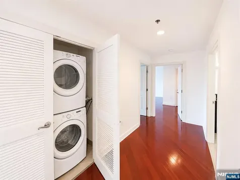 5512 City Place Edgewater NJ 07020