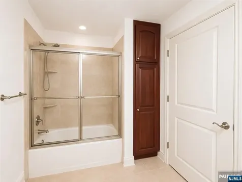 5512 City Place Edgewater NJ 07020