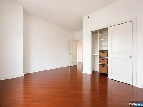 5512 City Place Edgewater NJ 07020