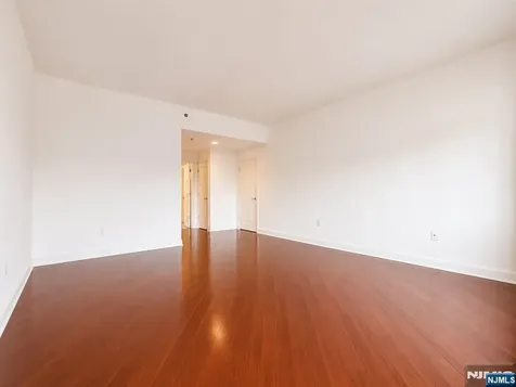 5512 City Place Edgewater NJ 07020