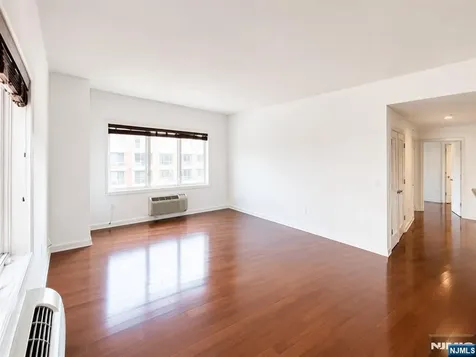 5512 City Place Edgewater NJ 07020