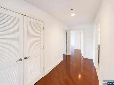 5512 City Place Edgewater NJ 07020