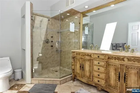 27 Joan Street Wayne NJ 07470